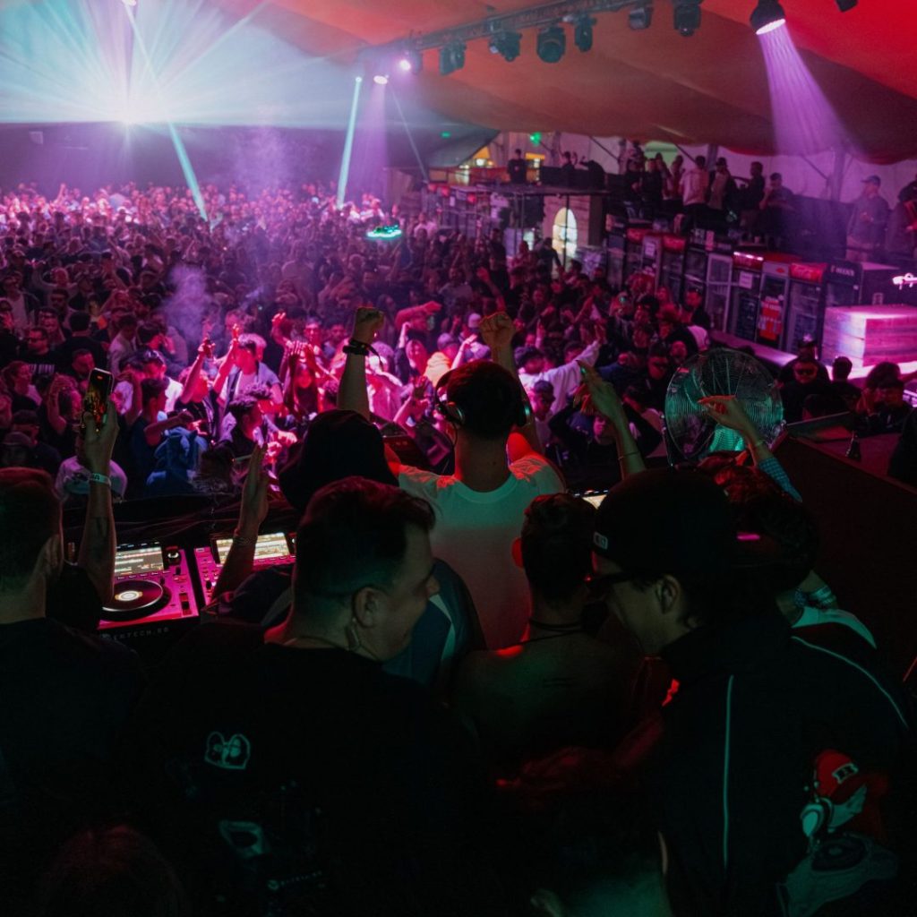 Evenimentul care definește vara 2025 – Jamie Jones | Kristal Groove x The Brunch Affair!